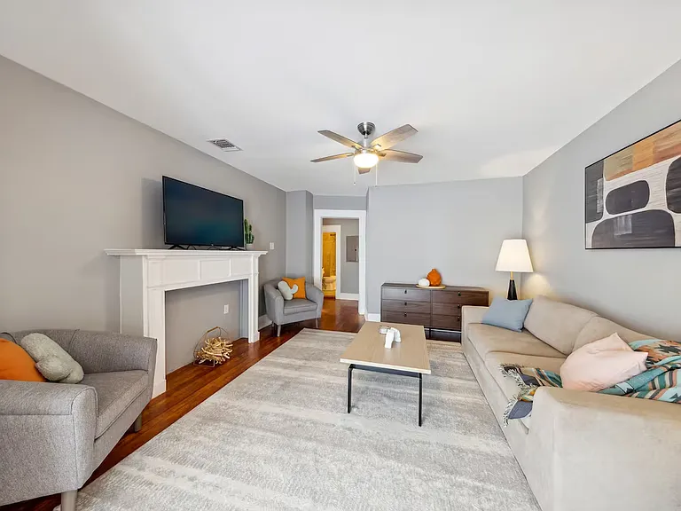 825 W Agarita Ave — Photo 19