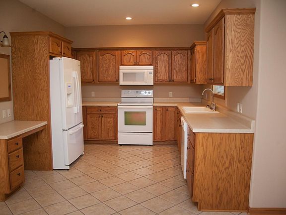 3rd image of 2321-2331 Liberty Ln #2321