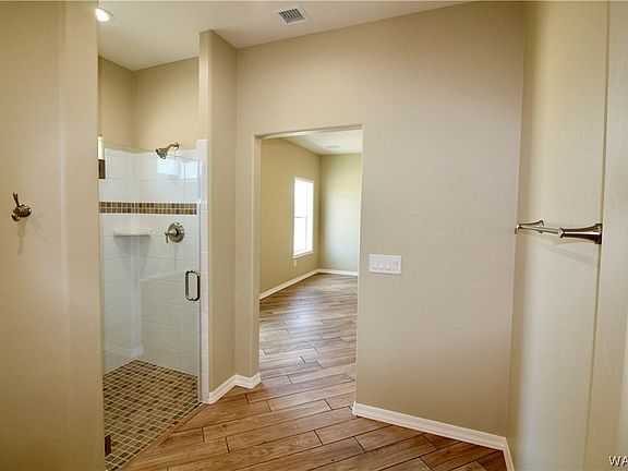 5th image of 3785 Benton Street
