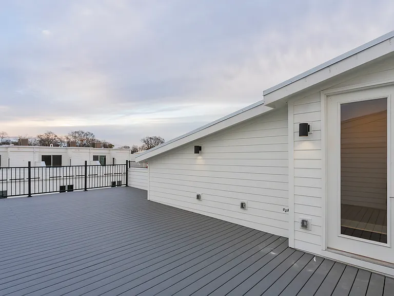 333 Douglas Ave — Photo 28