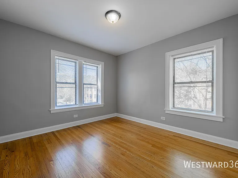 2056 W Arthur Ave #3W — Photo 6