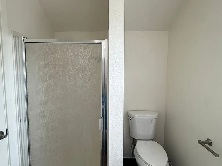 1422 Eagle Ct — Photo 45
