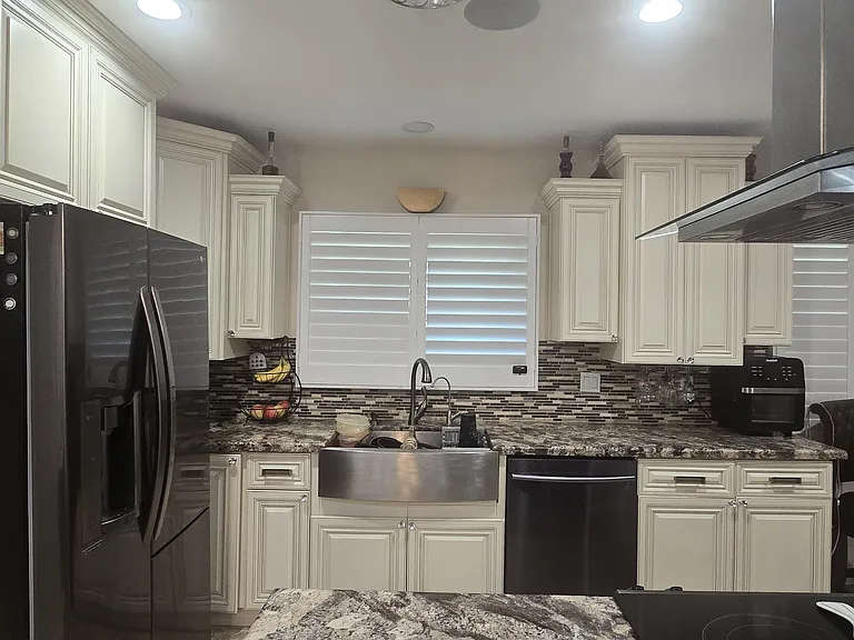 61 E Valencia Dr — Photo 25