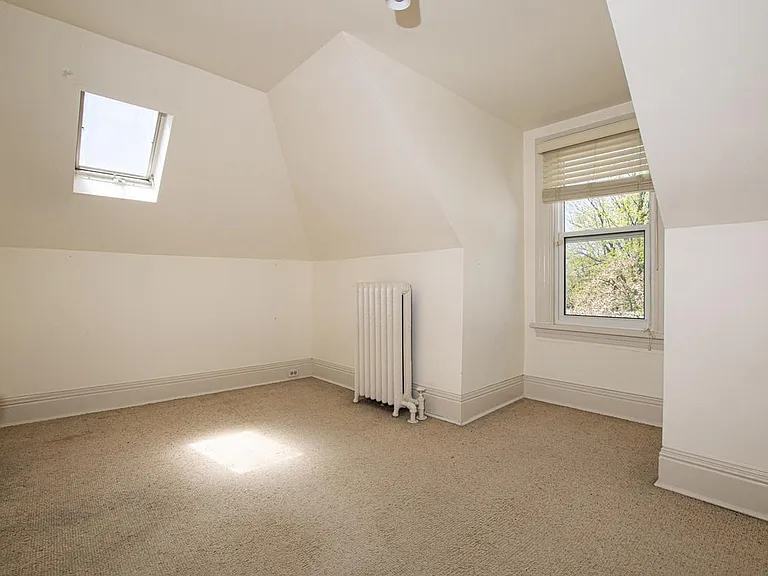 300 Frontenac St #5 — Photo 9