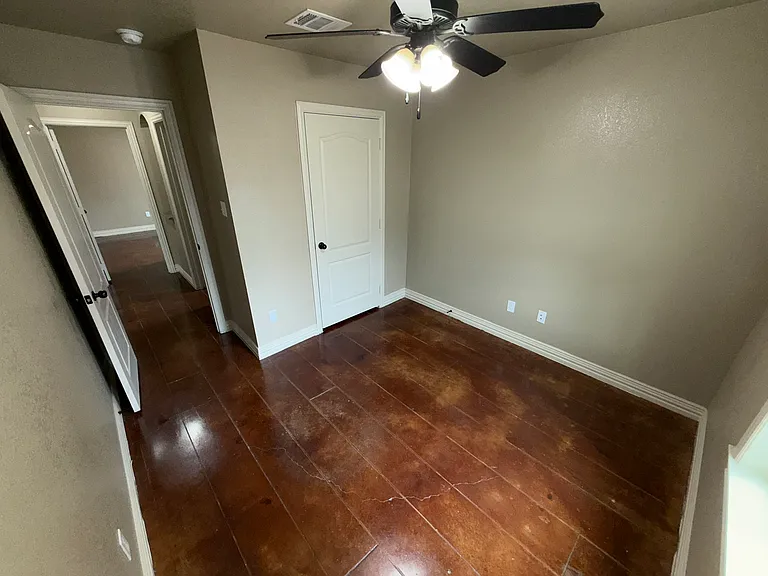 1002 Ferrara Cir #B — Photo 16