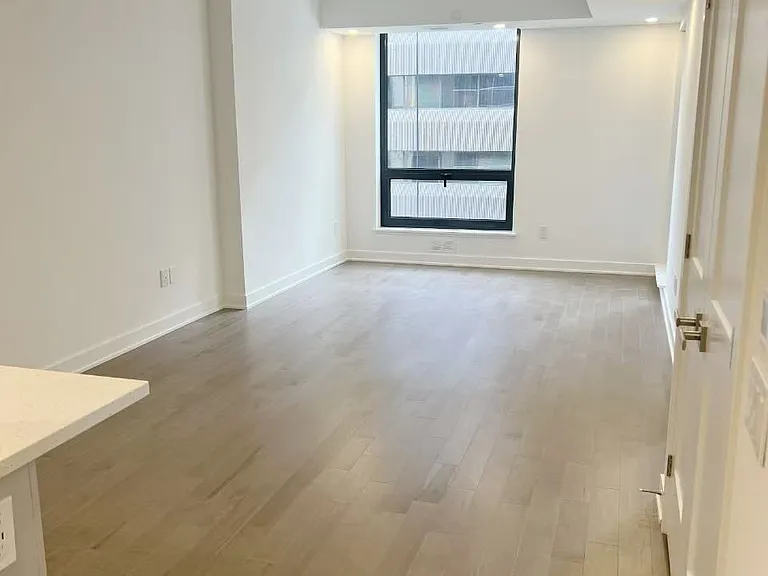 340 Queen St #804 — Photo 1