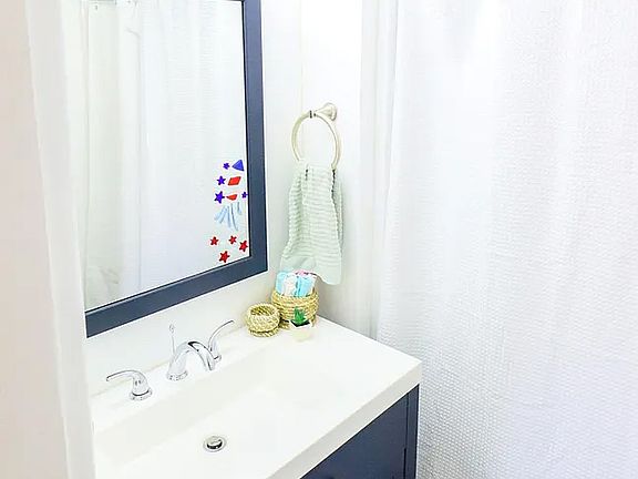 3rd image of 219 Girard Blvd SE #2F