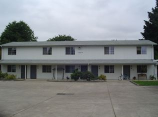 1024 R St APT D, Springfield, OR 97477