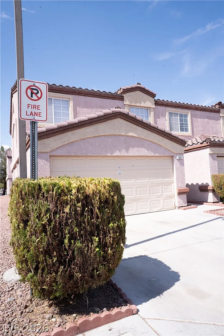 3 bed, 2.5 bath, 1173 sqft, $1,860 — Photo 2