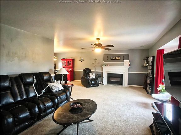 4th image of 2001 Chapel Hill Ln