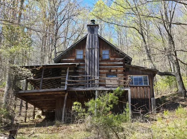 318 Brown Mountain Dr, Cullowhee, NC 28723