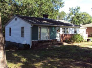 111 Canyon Dr, Greenwood, SC 29646