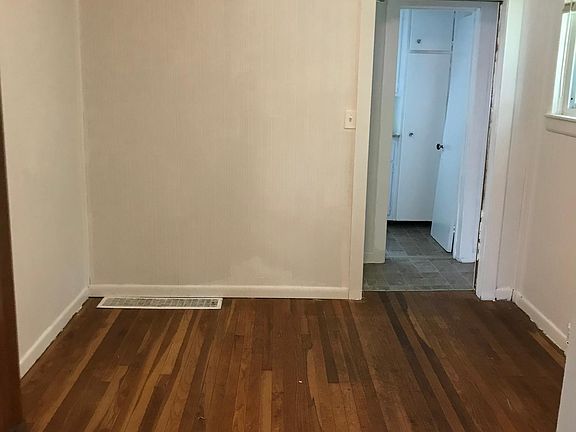 2nd image of 415 Lincoln St