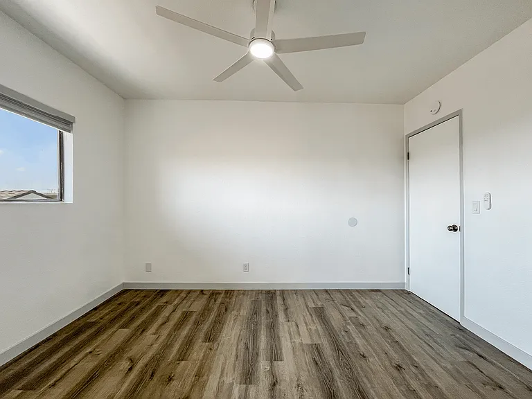 12020 Grevillea Ave — Photo 35