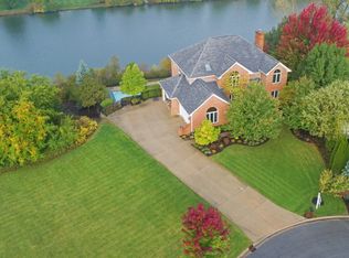 616 Iris Ct, Crystal Lake, IL 60014