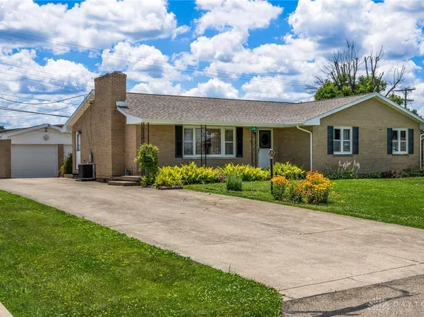 14 Greeneview Dr, Jamestown, OH 45335