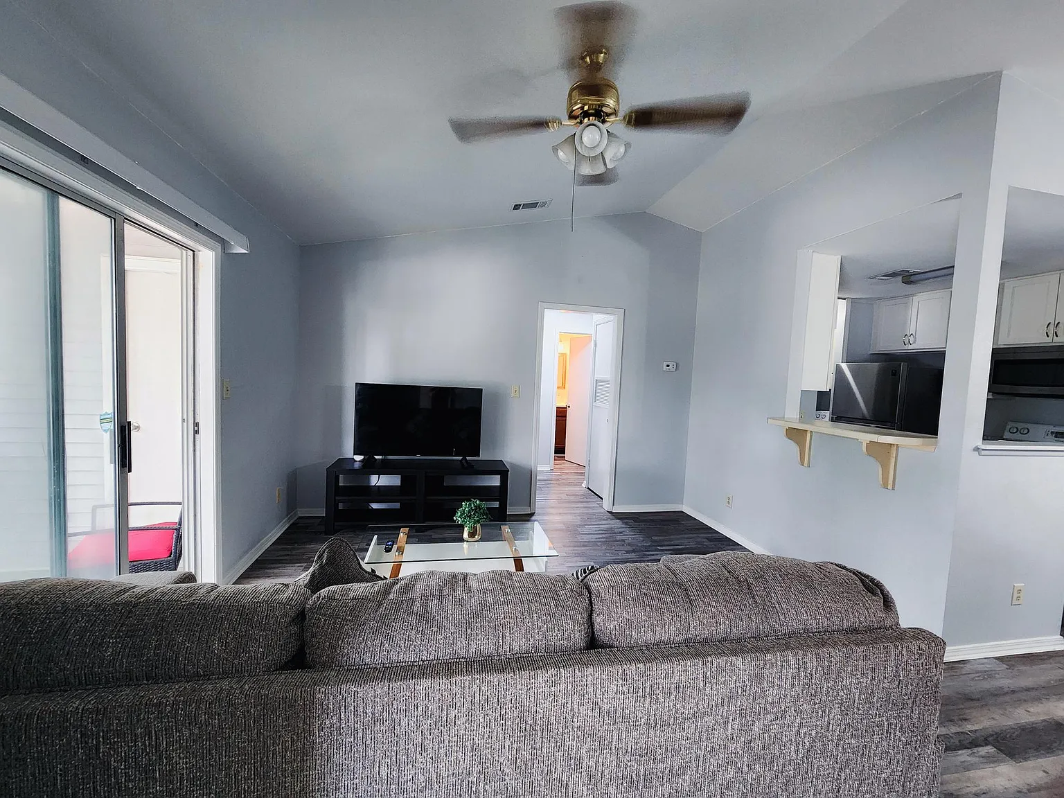 601 E Burgess Rd — Photo 4