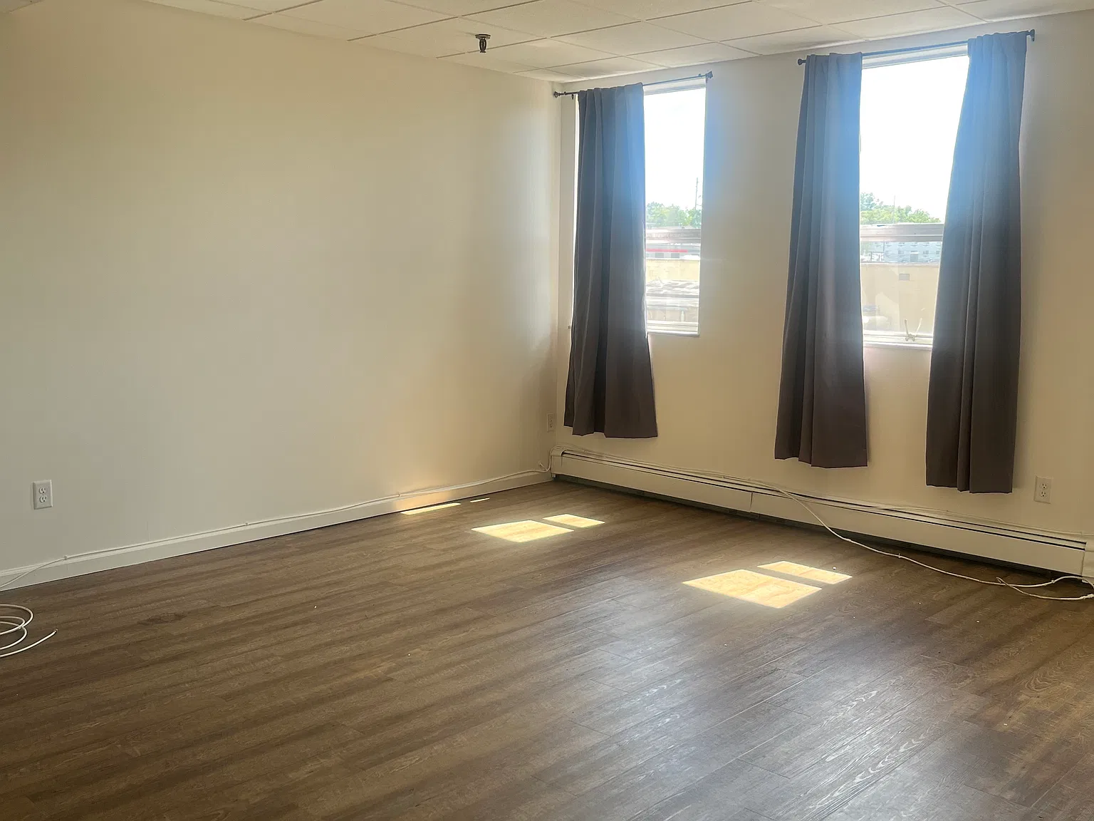 3 bed, $2,400 — Photo 4