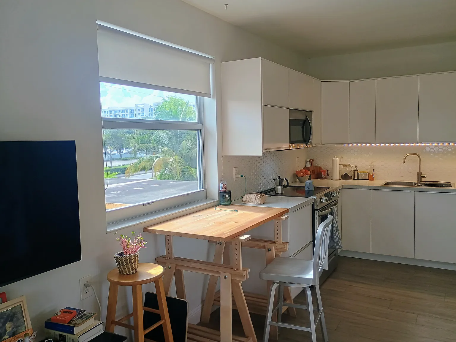 1 bed, 750 sqft, $2,035 — Photo 1