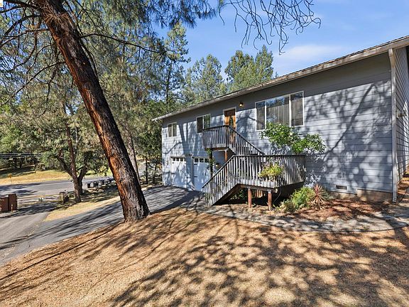 3rd image of 20686 Crest Pine Easement