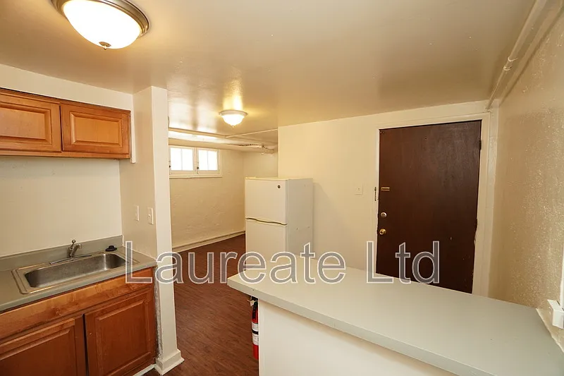 Studio, 1.0 bath, 500 sqft, $695 — Photo 4