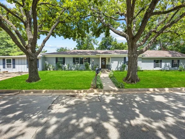 201 S Pendell Ave, Cleburne, TX 76033