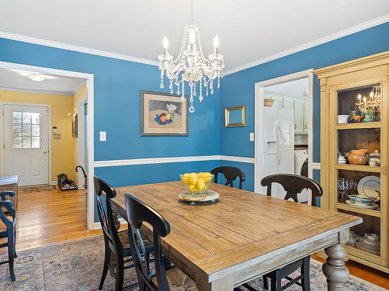 106 Kingsbridge Rd — Photo 14