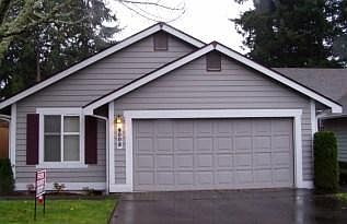 2nd image of 6005 Sherwood Ln SE