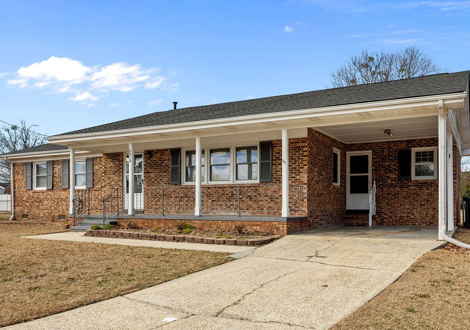 3 Br/2 Ba Ranch Close to Post — Photo 1