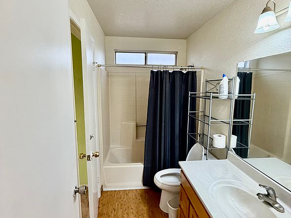 5th image of 320 Hawthorne Dr