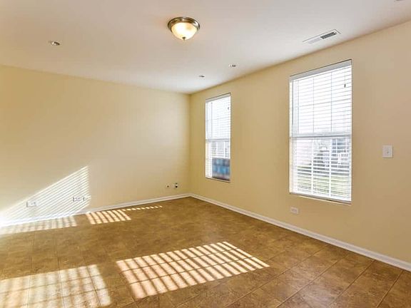 3rd image of 1646 Linden Park Ln
