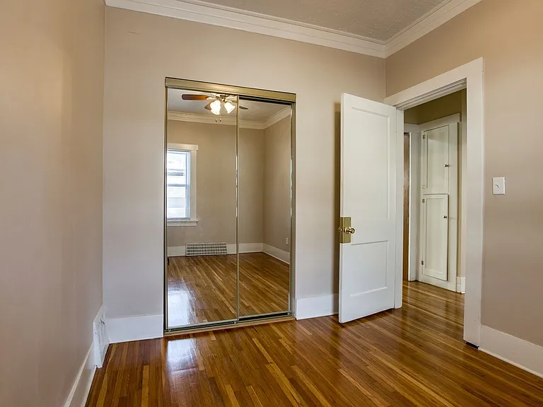 4859 Calvert St — Photo 17