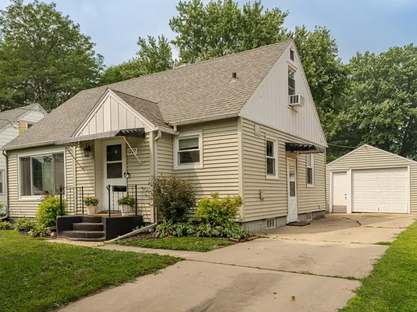 1207 7th Ave NW, Rochester, MN 55901