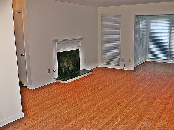 4th image of 508 Augusta Dr SE #508