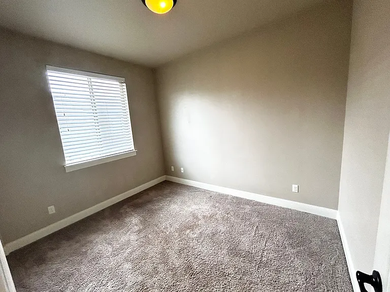 14439 SW Meridian St — Photo 12