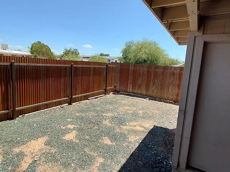 1360 E. Drexel Road — Photo 12