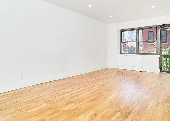 2nd image of 213 E 37th St #3D