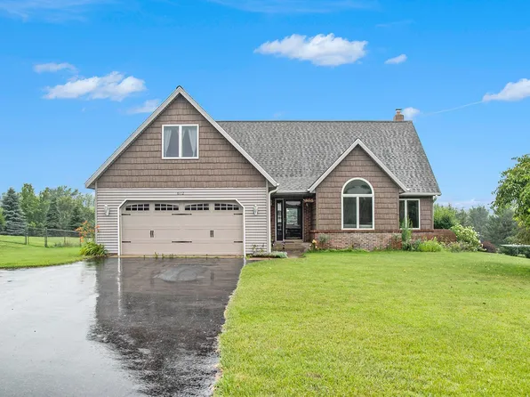 6112 London Dr, Traverse City, MI 49685