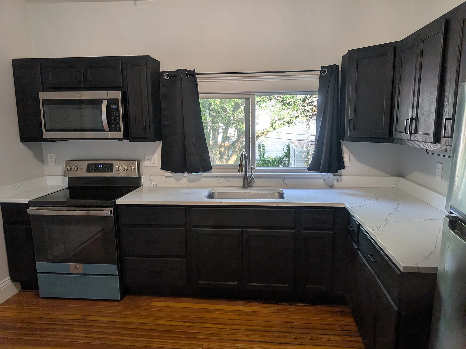 3 bed, 1232 sqft, $1,750 — Photo 1