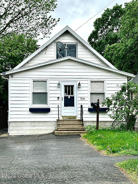 2nd image of 2618 STANTON Street