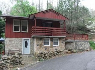 629 Baskins Creek Rd, Gatlinburg, TN 37738
