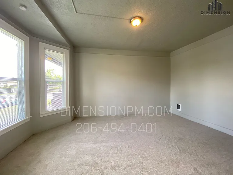 Turn of Century Apartments 1 and 3 bedrooms — Photo 22