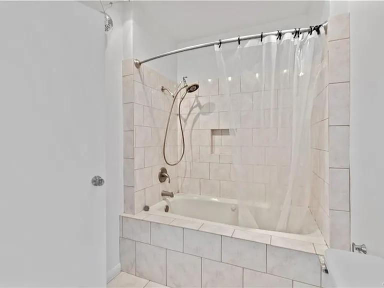 13243 Vanowen St #3 — Photo 12