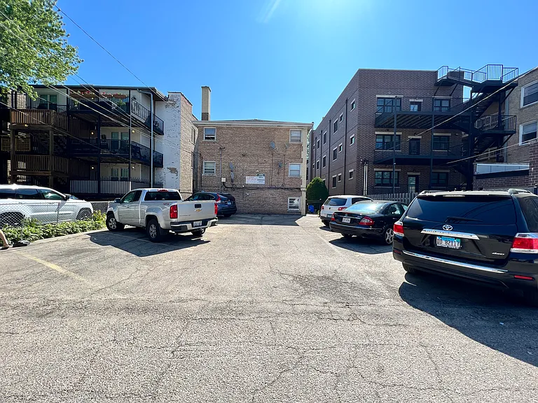 4420 N Winchester Ave #GW — Photo 11