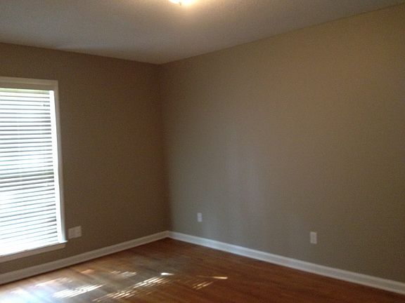 5th image of 2070 Cornwall St