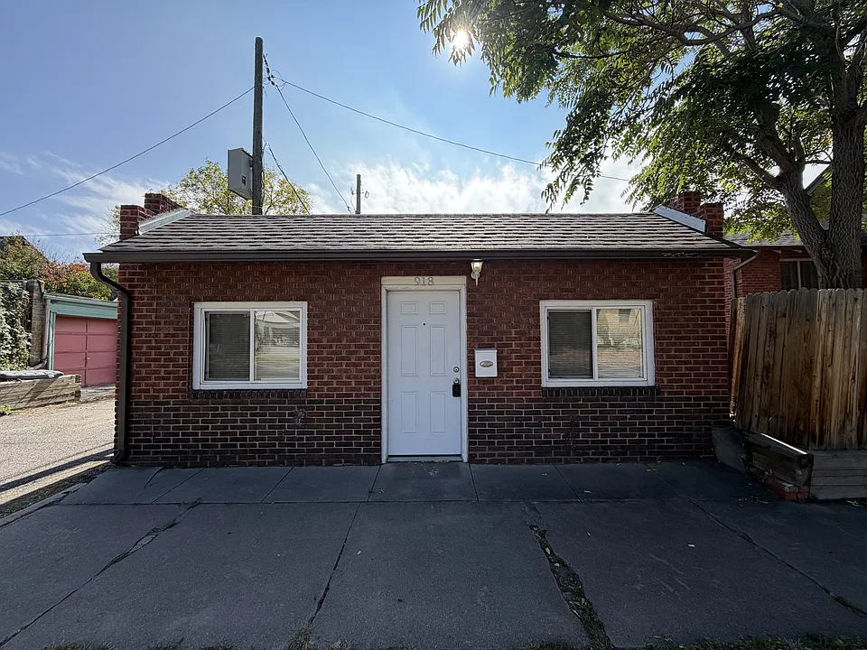 918 E 6th Ave