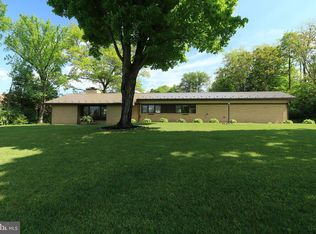 9 Hillside Ln, Lewistown, PA 17044