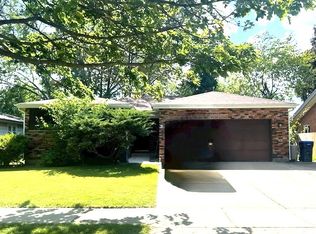 2014 Chestnut St, Waukegan, IL 60087