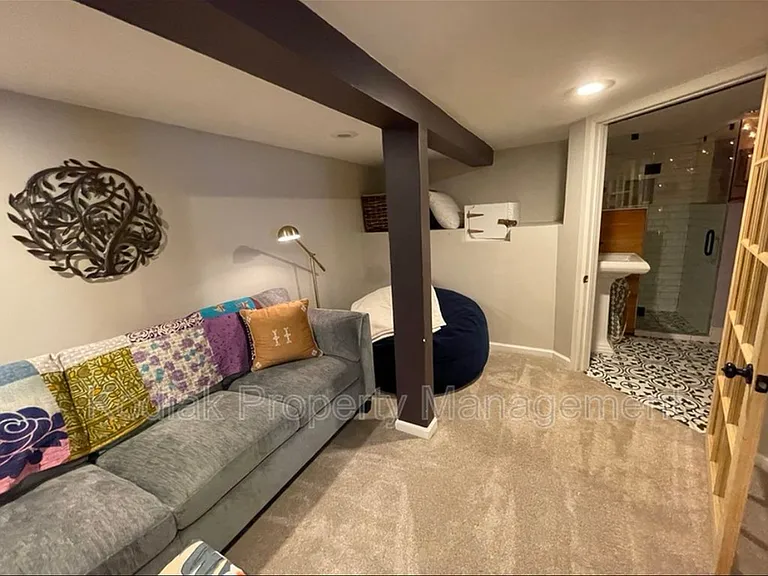 144 W Apricot Ave — Photo 12