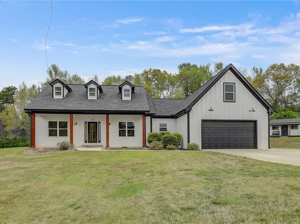 100 Glenview Ln, Commerce, GA 30529